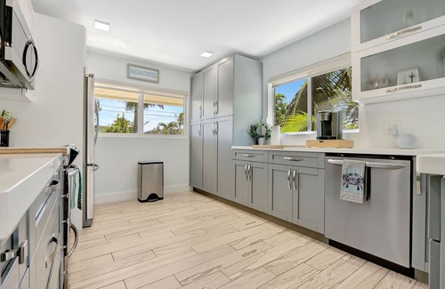 Anglers Park House | Waterfront Home 3/2.5,HotTub,2Sup,4Kayaks,Golf Car