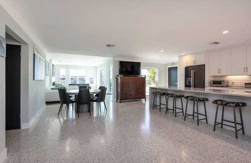 Bradenton House | Waterfront Home! Sleeps 8 Heated Pool Spa Boat Dock Chef Kitchen Small dogs OK