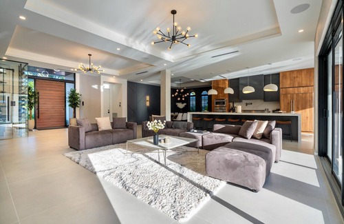 Seven Isles House | Waterfront Home just steps away from Las Olas Blvd. and Las Olas Beach!