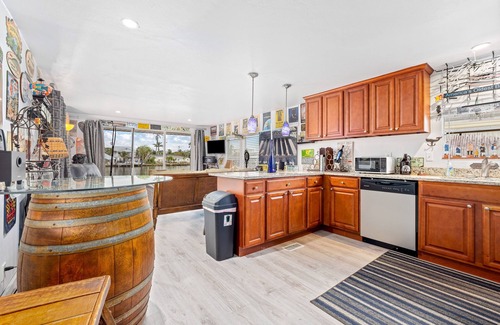 Goodland House | Waterfront home with kayaks, washer/dryer & fast WiFi
