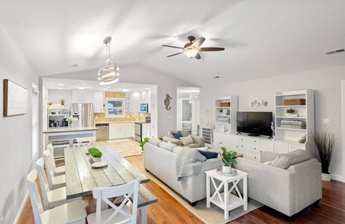 Colington Harbour House | Waterfront! Hot Tub, Game Room,Theater Room, Kayaks, SUPs, FirePit, YMCA! DogsOK