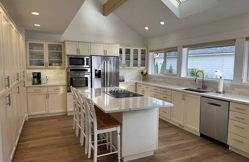 Wapato Point House | Waterfront, HotTub, Pool, PickleBall, Wapato Point