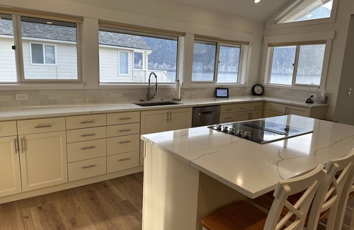 Wapato Point House | Waterfront, HotTub, Pool, PickleBall, Wapato Point
