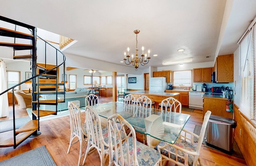 Brigands' Bay House | Waterfront House w/Private Hot Tub, Washer/Dryer, Shared Pool, Central AC, WiFi