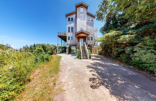 Brigands' Bay House | Waterfront House w/Sound View, Shared Pool, Private W/D, Private Hot Tub