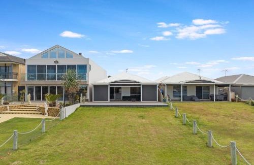 Nangkita House | Waterfront Island Escape home