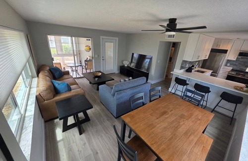 Island Estate Condo | Waterfront Island Estates Condo – Walk to Clearwater Beach, 2BR + Patio Viewsnn