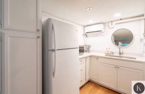 Seguin House | Waterfront Lakehouse in McQueeney with AC, WiFi… Sleeps up to 17