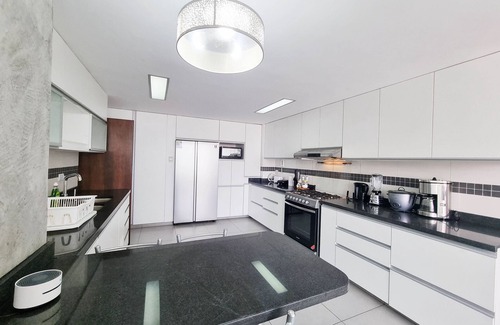 Armendariz Apartment | WaterFront Luxe 4BR/3.4BA Larcomar King