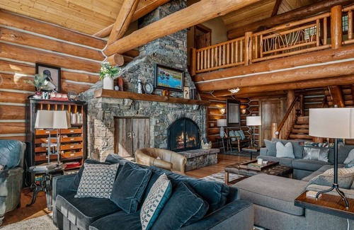 Sandpoint House | Waterfront Luxe Log Home | 6 Bed, 4 Bath
