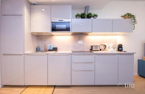 Genoa Apartment | Waterfront Luxury, 1BR, FREE Parking, AC, NETFLIX & WIFI By Tilo Lux