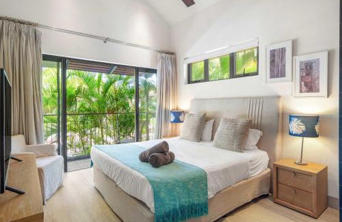 Black River Apartment | Waterfront Luxury Lodge w Private Pool