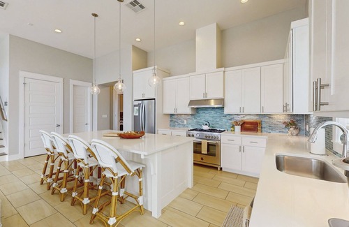 Rockport House | Waterfront luxury with private dock, outdoor kitchen, infinity pool & pier