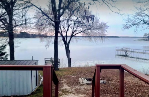 Wills Point House | Waterfront Mobile Home w Private Dock on Lake Tawakoni