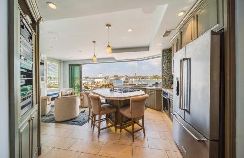 Balboa Peninsula House | Waterfront Newport Beach, Balcony Views Hot Tub