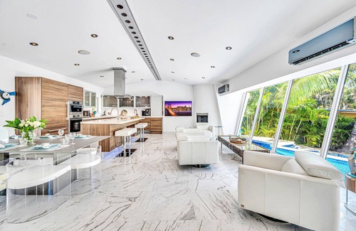 Fort Lauderdale House | Waterfront Oasis/Cascading Pool & Views/Centrally located/Heated Pool/Cascade Key/Residences