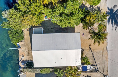 Cutthroat Harbor Estates House | Waterfront Oasis with Private Dock, Firepit, Grill & WiFi - Snowbirds Welcome