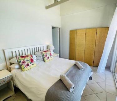 Selection Beach Apartment | Waterfront Ocean Views