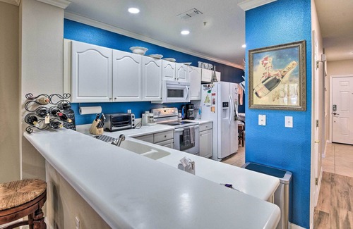 Palm Coast Condo | Waterfront Palm Coast Condo w/Boat Dock & Pool!