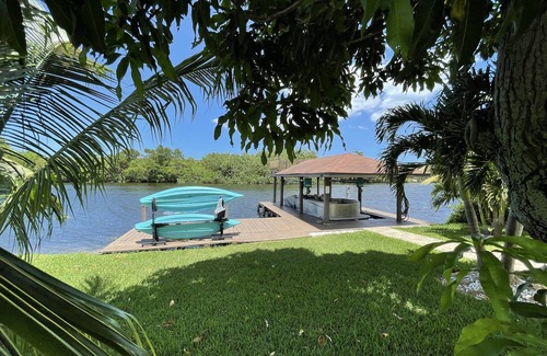 West Palm Beach House | WATERFRONT PALM BEACH 5BR/4BA HOME - PRIVATE BOAT DOCK/POOL/HOT TUB