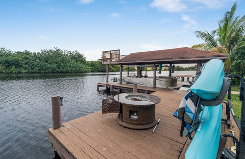West Palm Beach House | WATERFRONT PALM BEACH 5BR/4BA HOME - PRIVATE BOAT DOCK/POOL/HOT TUB