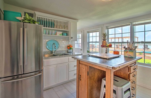 Port Isabel House | Waterfront Port Isabel Family Home w/Pool & Pier!