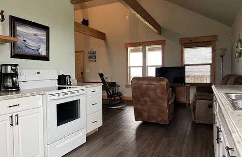 Lakeview  Jefferson County Cottage | Waterfront! Private Pier! Reel Relaxing, Real Fun On Sabine Lake