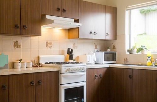 Putney House | Waterfront property located in Putney