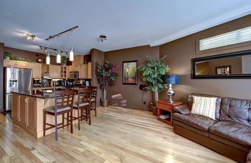 North End Condo | Waterfront Resort Condo Kelowna - Amazing Views! (90 day minimum stay)