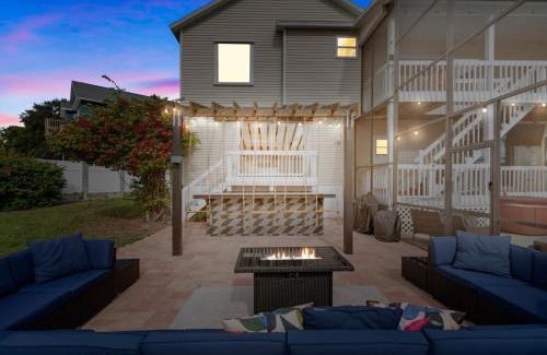 Largo Villa | Waterfront Resort, Heated Pool, Hot Tub, Game Room