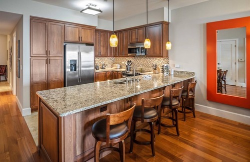 Sandpoint Condo | Waterfront Seasons at Sandpoint Condo: Spa, Heated Pool, Boat Slip