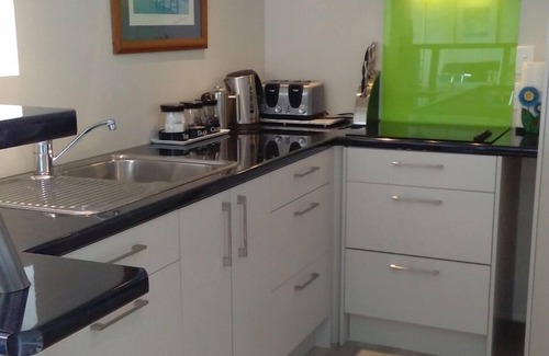 Whangarei Heads Apartment | Waterfront, self-contained, one bedroom apartment with scenic views .