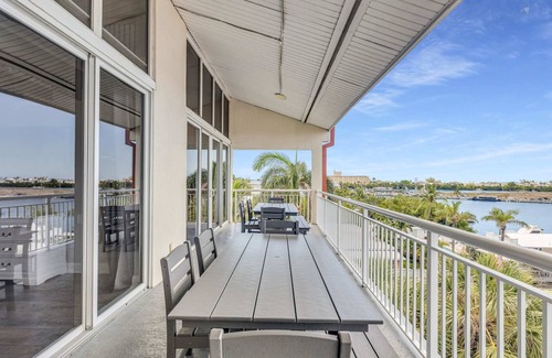 Meadows Condo | Waterfront "St. Croix" Penthouse, Pool, Dock, Pet