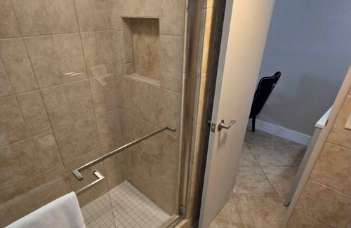 Trailer Estates Hotel | WATERFRONT STUDIO UNIT 107 at the Ramada Inn Sara Bay Marina 7150 N Tamiami Tr