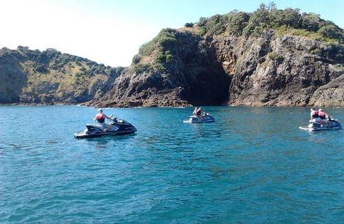 Paihia Apartment | Waterfront unit at Paihia for weekly rental
