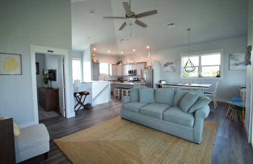Captiva House | Waterfront Property with Dock and 2 Minute Walk to the Beach