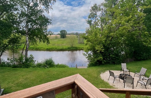 Algoma Apartment | Waterfront view only 2 bedroom hotel style unit in amazing Algoma WiFi, AC