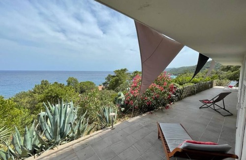 Sari-Solenzara House | Waterfront villa - sea access 5 mins walk