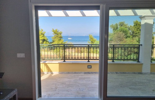 Molos Villa | Waterfront villa