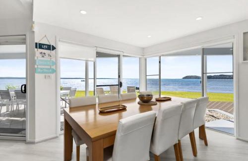 Salamander Bay House | Waterfront Wonderland 41 Foreshore Dr stunning house with a lift linen Wi Fi and ducted air conditioning