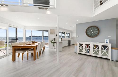 Salamander Bay House | Waterfront Wonderland 41 Foreshore Dr stunning house with a lift linen Wi Fi and ducted air conditioning
