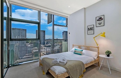 Waterloo Apartment | Waterloo 2BED Apt 10min to CBD+FREE PARKING NWA005