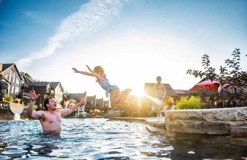 Indian Point House | WaterMill Cove Resort 8Bed Lakefront Lodge 2 miles to SDC HUGE POOL