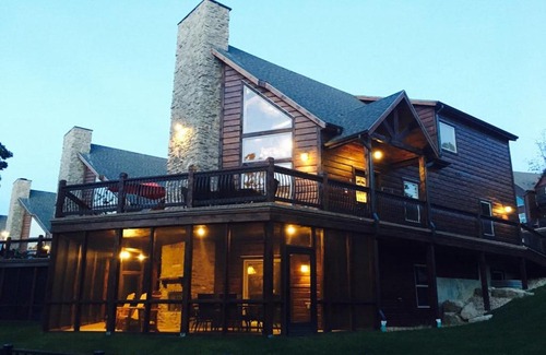Indian Point House | WaterMill Cove Resort Lakefront Luxury Lodge 2mi to Silver Dollar City HUGE POOL Dock