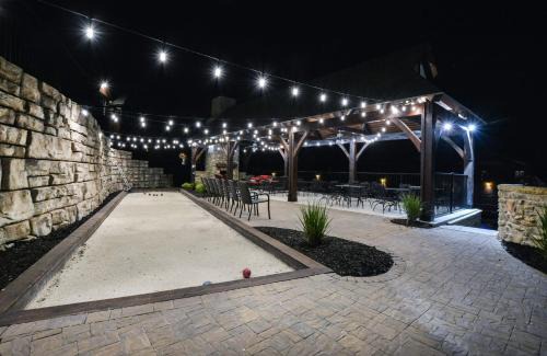 Indian Point Villa | WaterMill Cove Resort Luxury Lakefront Villa Theatre Room 2Mi to SDC POOL Kayaks Dock
