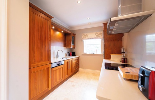 Dingle House | Waters Edge Apartment 1
