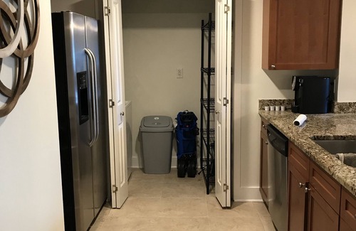 Fort Walton Beach Condo | Waterscape B210 COMPLETE REMODEL OCEAN & POOL VIEW! BEACH SERVICE! 2 KINGS BEDS!