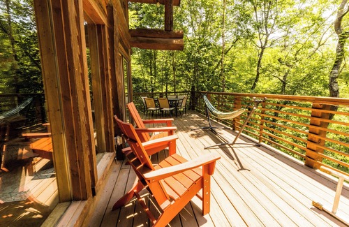Bryson City Cabin | Watershed 2 - Perfect for a Double Date Retreat or Family Fun!
