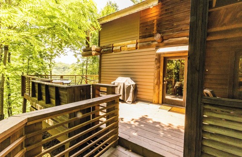 Bryson City Cabin | Watershed 2 - Perfect for a Double Date Retreat or Family Fun!