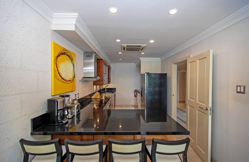 Old Trees Bay Apartment | Waterside 303